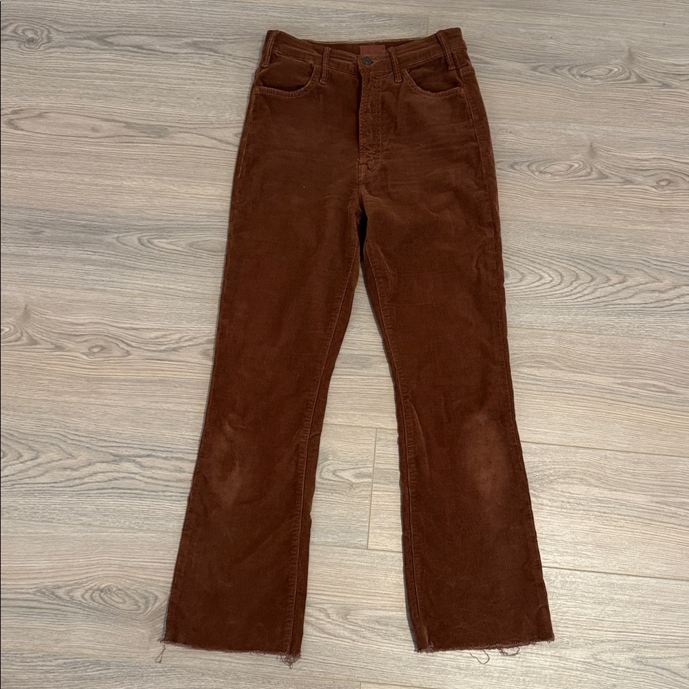MOTHER Hustler Ankle Fray in Rich Brown Corduroy - “Hopscotch”